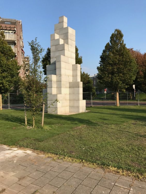 « Carré dans carré », genèse de la sculpture de Theo Van Doesburg